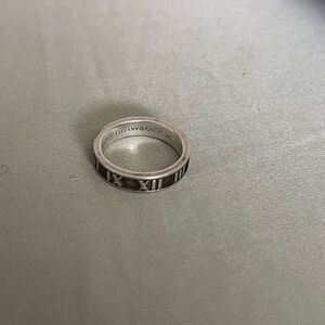 Tiffany & Co. Atlas Roman Numeral Band Band Ring Size 5.5